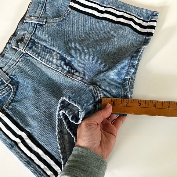Vintage 90's Side-Stripe Jean Shorts, Size 25 - Picture 7 of 10